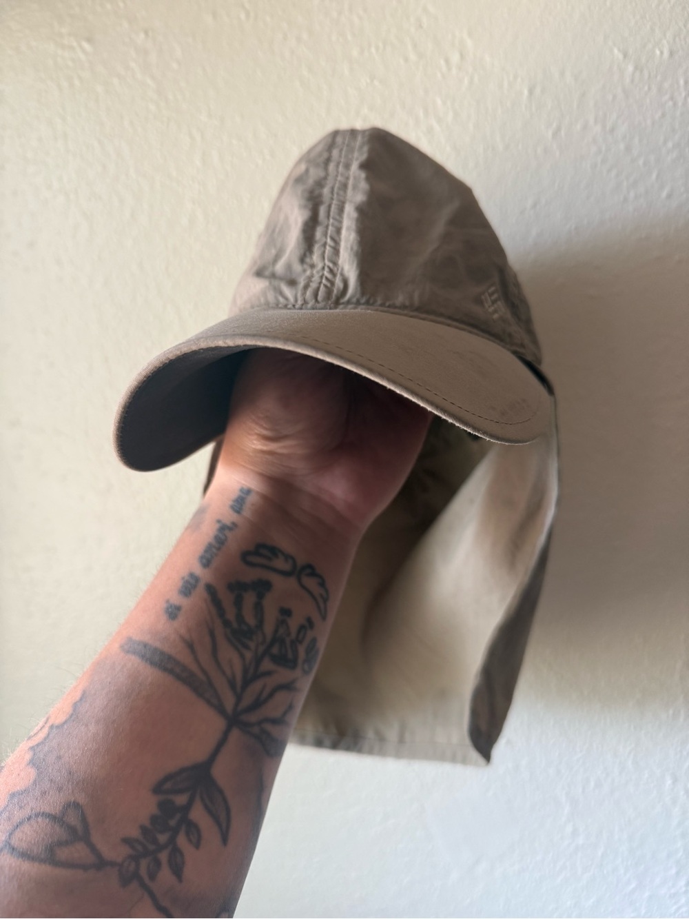 Columbia Men's Khaki Tan Sun Hat with Neck Flap